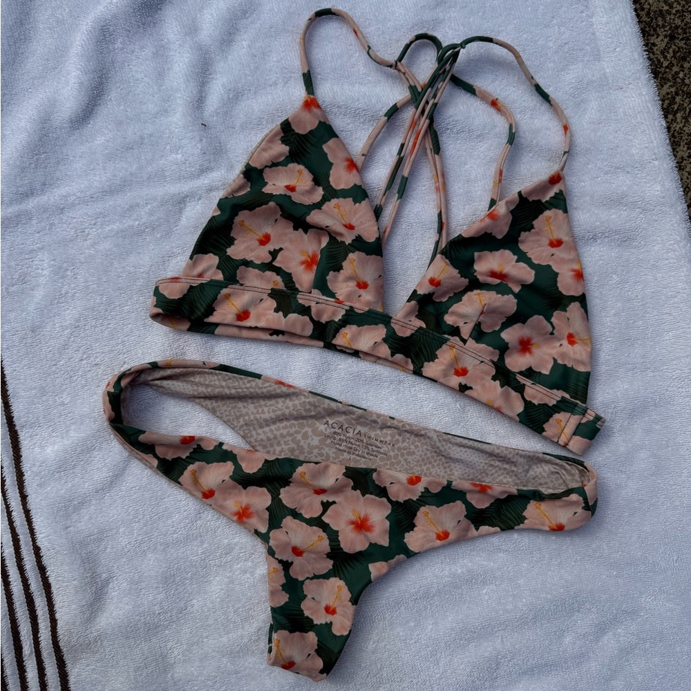 Acacia bikini top and bottom set